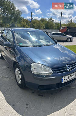 Хетчбек Volkswagen Golf 2005 в Луцьку