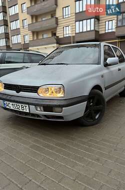 Хэтчбек Volkswagen Golf 1996 в Луцке