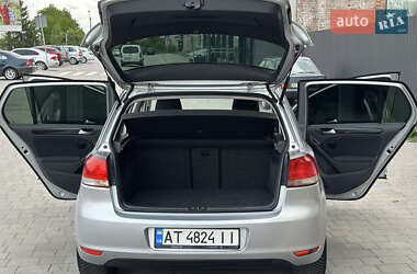 Хэтчбек Volkswagen Golf 2012 в 