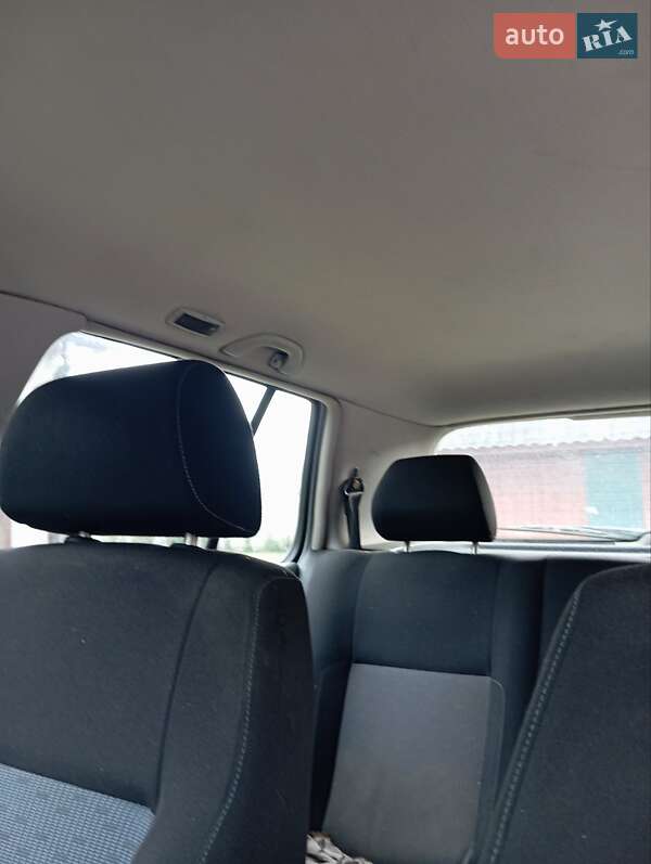 Хетчбек Volkswagen Golf 2004 в Рівному