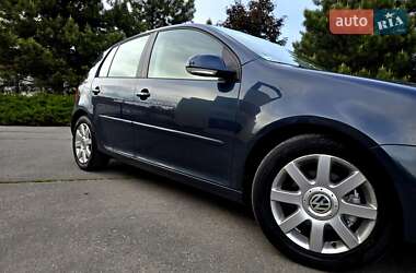 Хэтчбек Volkswagen Golf 2006 в 