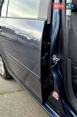 Хэтчбек Volkswagen Golf 2006 в 