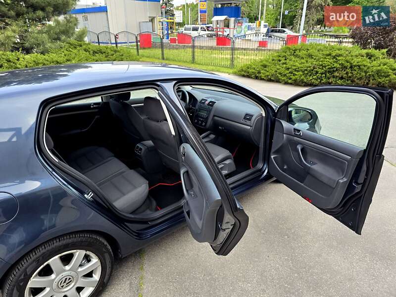 Хетчбек Volkswagen Golf 2006 в Полтаві