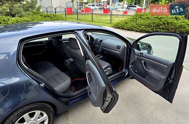 Хэтчбек Volkswagen Golf 2006 в 