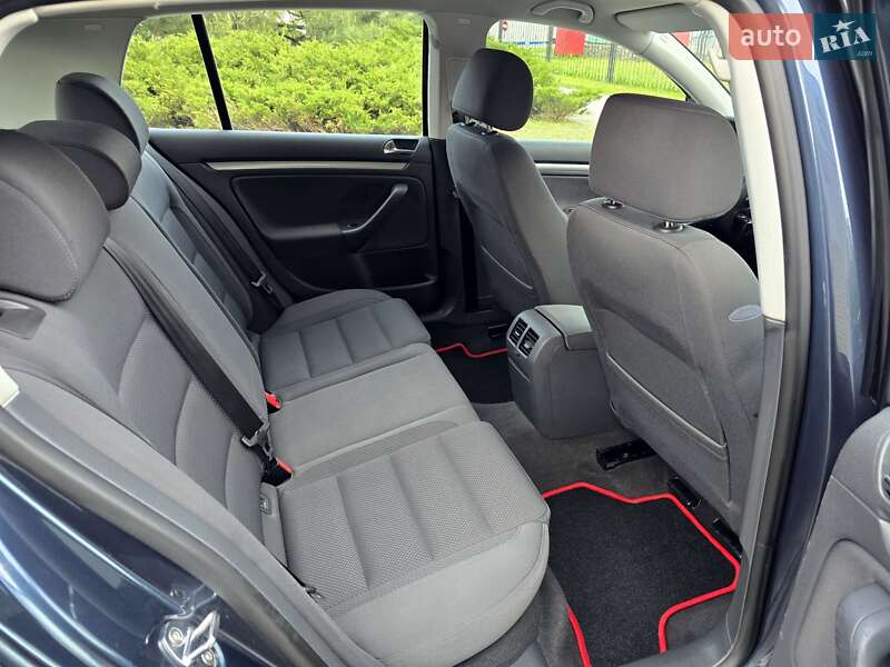 Хетчбек Volkswagen Golf 2006 в Полтаві