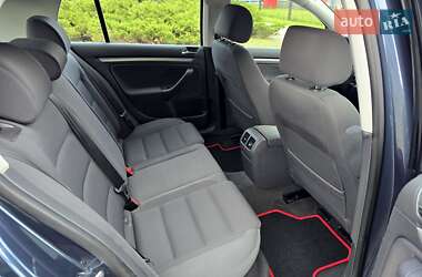 Хэтчбек Volkswagen Golf 2006 в 