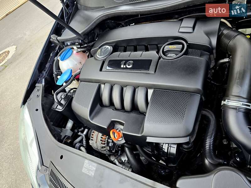 Хетчбек Volkswagen Golf 2006 в Полтаві