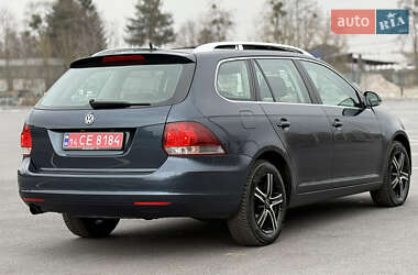 Універсал Volkswagen Golf 2010 в 