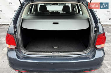 Універсал Volkswagen Golf 2010 в 