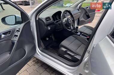 Хетчбек Volkswagen Golf 2010 в 