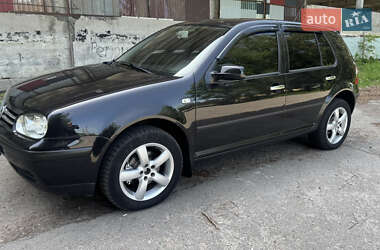 Хэтчбек Volkswagen Golf 2002 в Полтаве