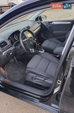 Хэтчбек Volkswagen Golf 2013 в 