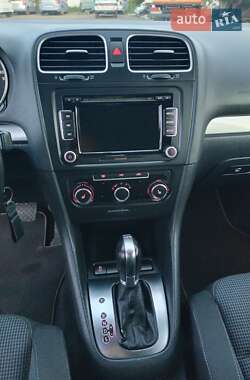 Хэтчбек Volkswagen Golf 2013 в 