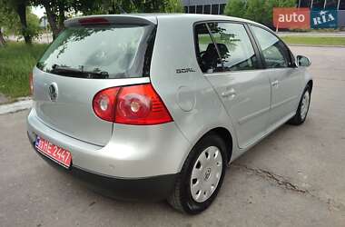 Хетчбек Volkswagen Golf 2007 в 