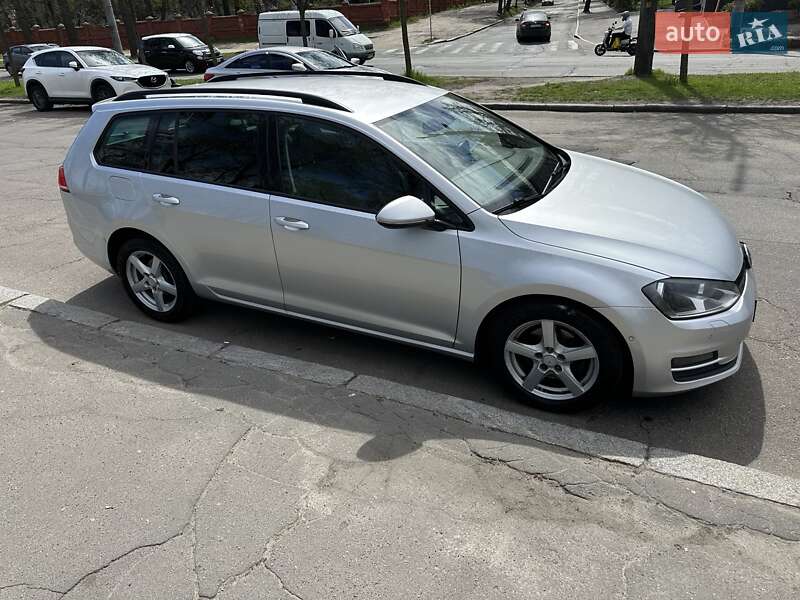 Универсал Volkswagen Golf 2013 в Киеве