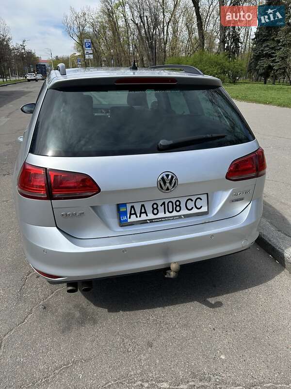 Универсал Volkswagen Golf 2013 в Киеве