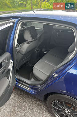 Хетчбек Volkswagen Golf 2008 в 