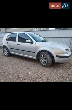 Хэтчбек Volkswagen Golf 2000 в Берегомете