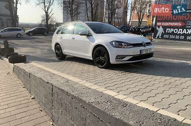 Універсал Volkswagen Golf 2017 в Івано-Франківську