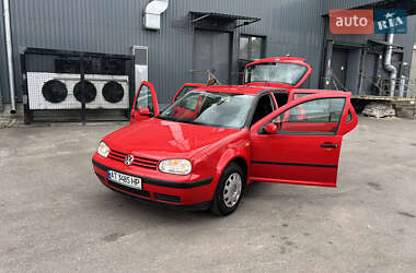 Хетчбек Volkswagen Golf 1998 в 