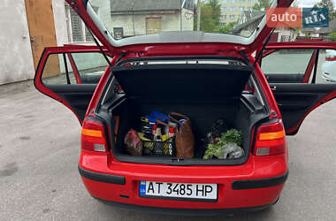 Хетчбек Volkswagen Golf 1998 в 