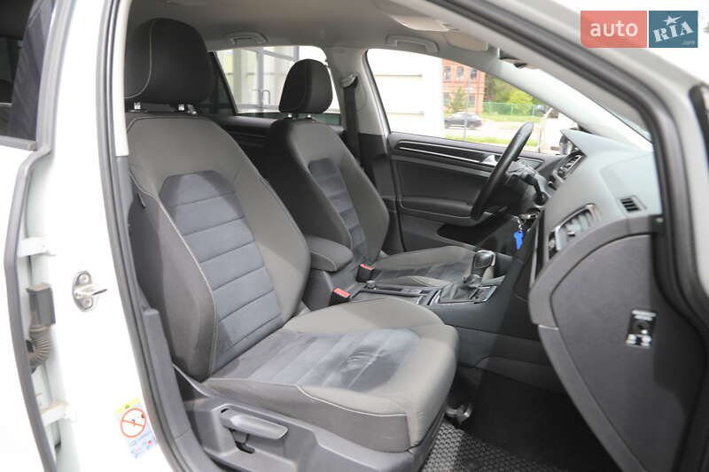 Хетчбек Volkswagen Golf 2013 в Харкові