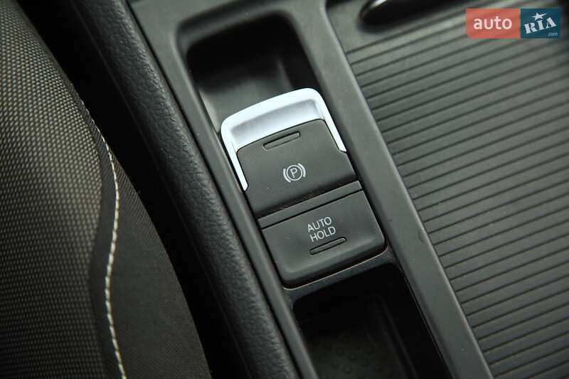 Хетчбек Volkswagen Golf 2013 в Харкові