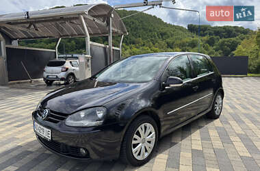 Хэтчбек Volkswagen Golf 2008 в 