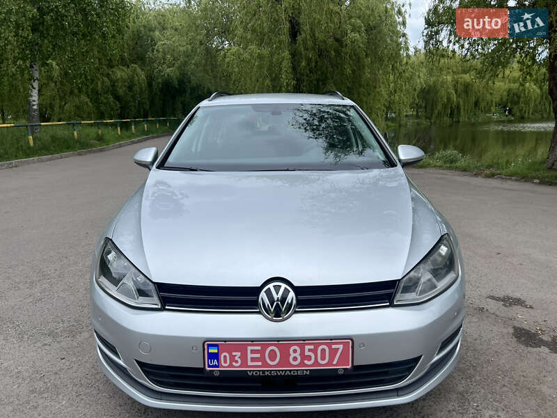 Универсал Volkswagen Golf 2017 в Ровно