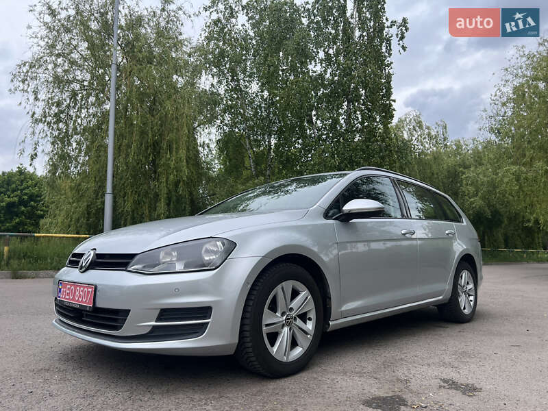 Универсал Volkswagen Golf 2017 в Ровно