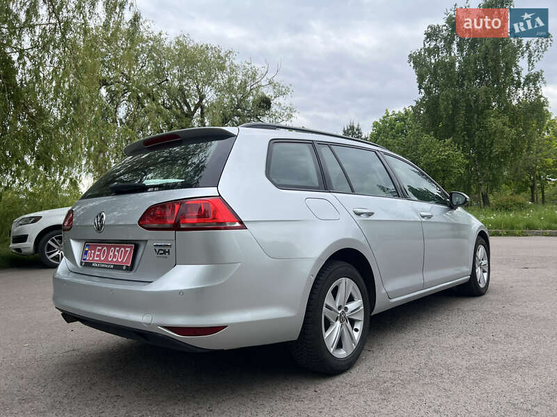 Универсал Volkswagen Golf 2017 в Ровно
