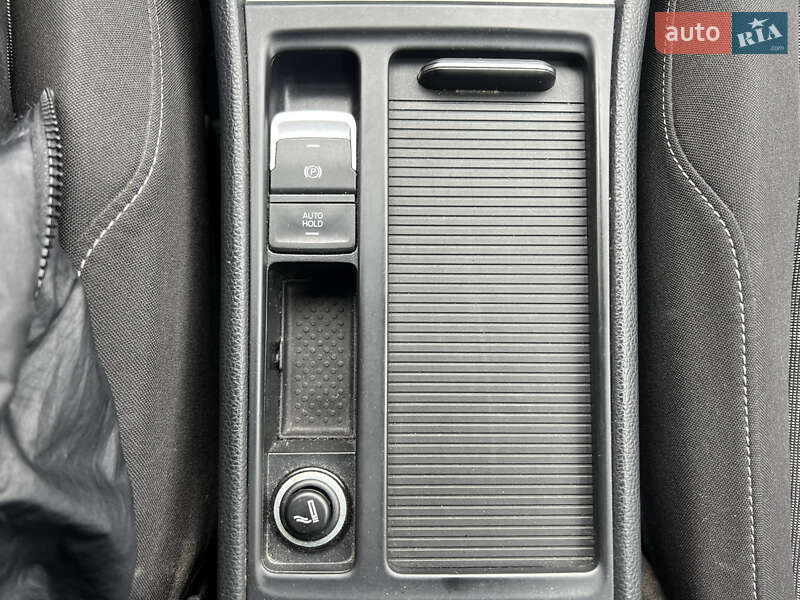 Универсал Volkswagen Golf 2017 в Ровно