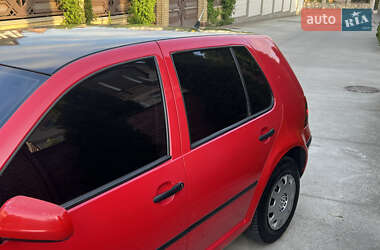 Хетчбек Volkswagen Golf 1998 в 