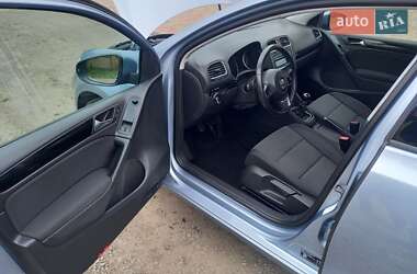 Хэтчбек Volkswagen Golf 2009 в 