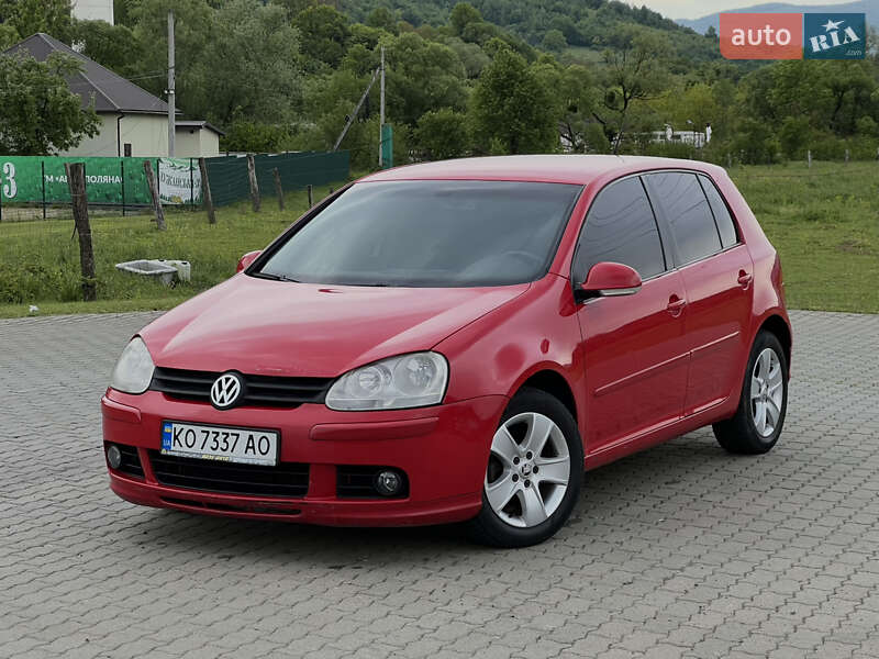 Хетчбек Volkswagen Golf 2007 в 