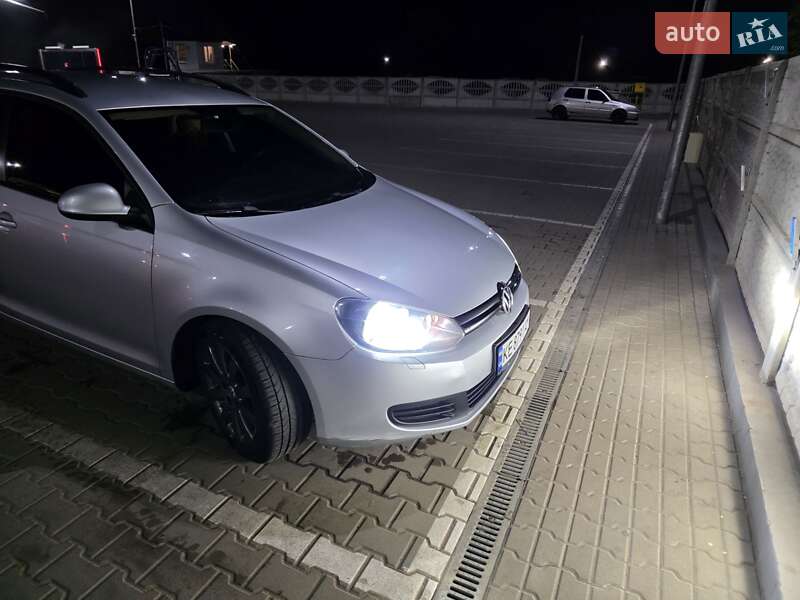 Універсал Volkswagen Golf 2010 в Кривому Розі