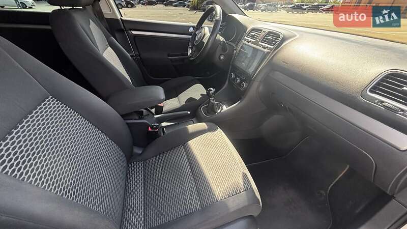 Універсал Volkswagen Golf 2010 в Кривому Розі