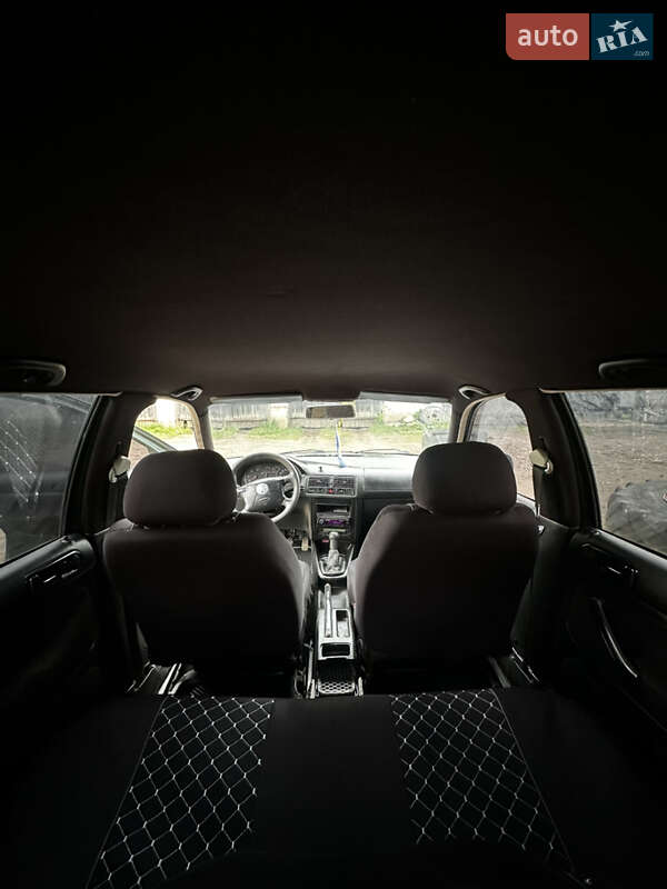 Хэтчбек Volkswagen Golf 1999 в Черновцах