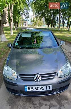 Хетчбек Volkswagen Golf 2004 в 