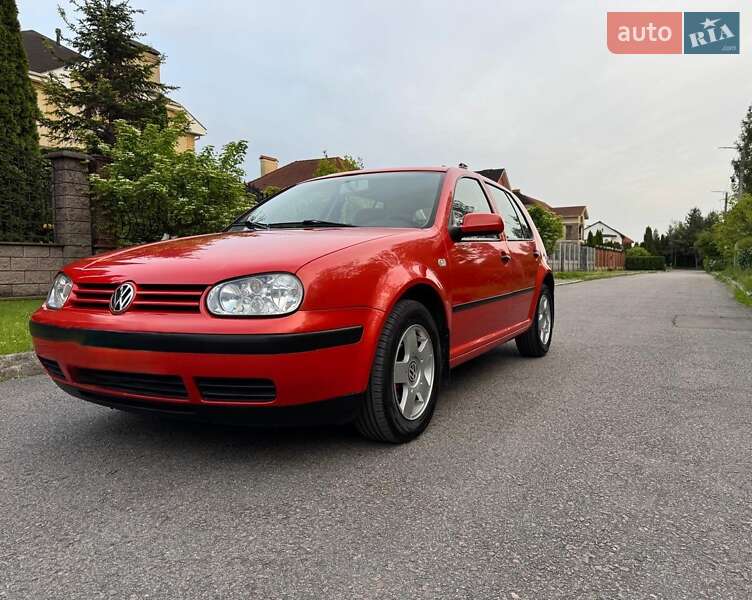 Хетчбек Volkswagen Golf 2000 в Рівному