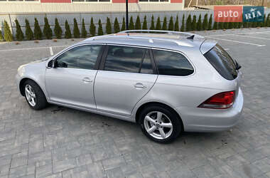 Універсал Volkswagen Golf 2010 в 