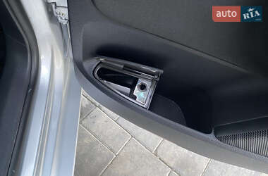 Універсал Volkswagen Golf 2010 в 