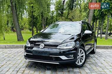 Универсал Volkswagen Golf 2017 в Киеве