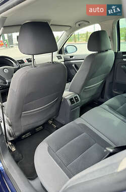 Універсал Volkswagen Golf 2009 в 
