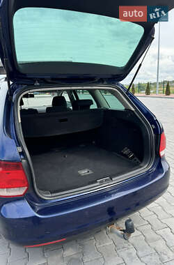 Універсал Volkswagen Golf 2009 в 
