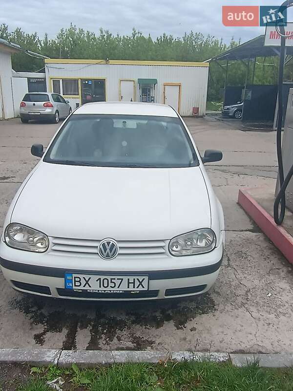 Хетчбек Volkswagen Golf 1999 в Старокостянтинові