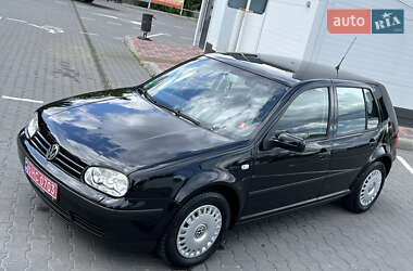 Хетчбек Volkswagen Golf 2002 в 