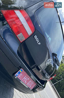 Хетчбек Volkswagen Golf 2002 в 