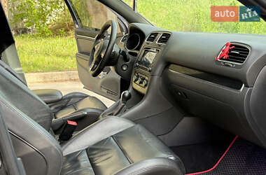 Хэтчбек Volkswagen Golf 2013 в 