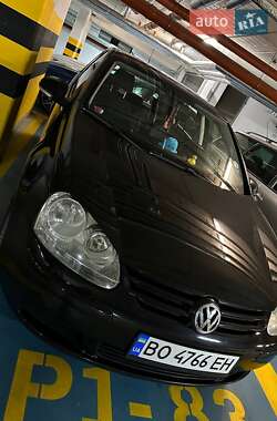 Хэтчбек Volkswagen Golf 2007 в 